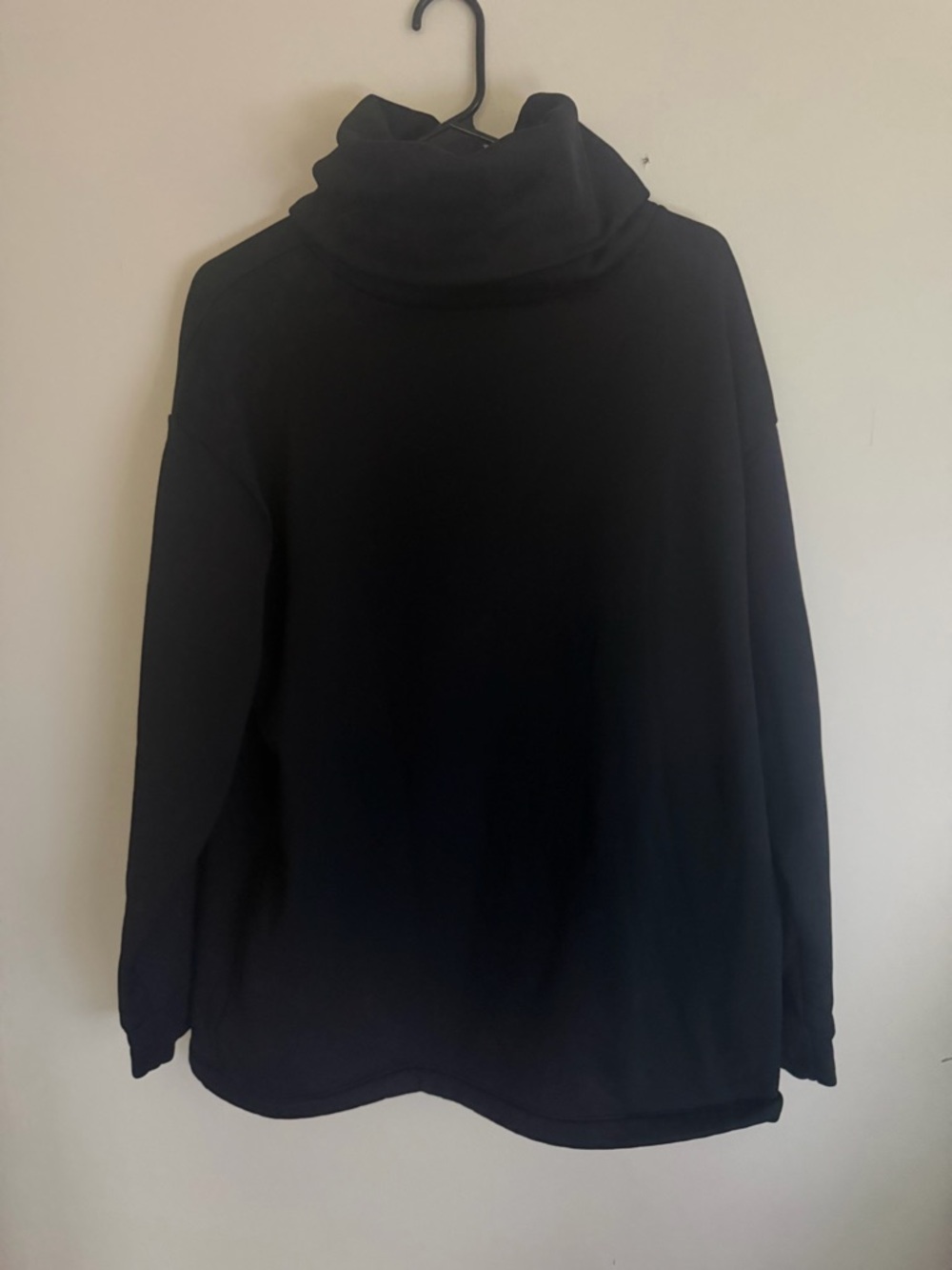 Dudley Stephens Black Funnel Neck Pullover size large